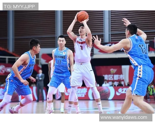 2020年广东队与首钢队精彩对决全场集锦回顾与分析