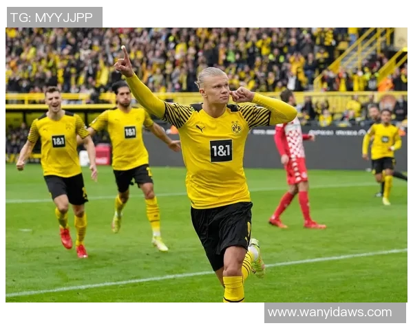 AC米兰与多蒙特激战正酣谁能在欧冠赛场笑到最后